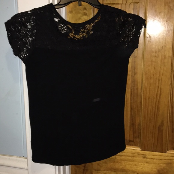 Forever 21 black lacy short sleeve shirt! 🙌 - Picture 2 of 6